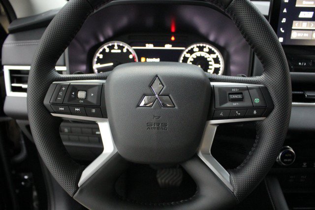 New 2026 Mitsubishi Outlander SE FWD image 8