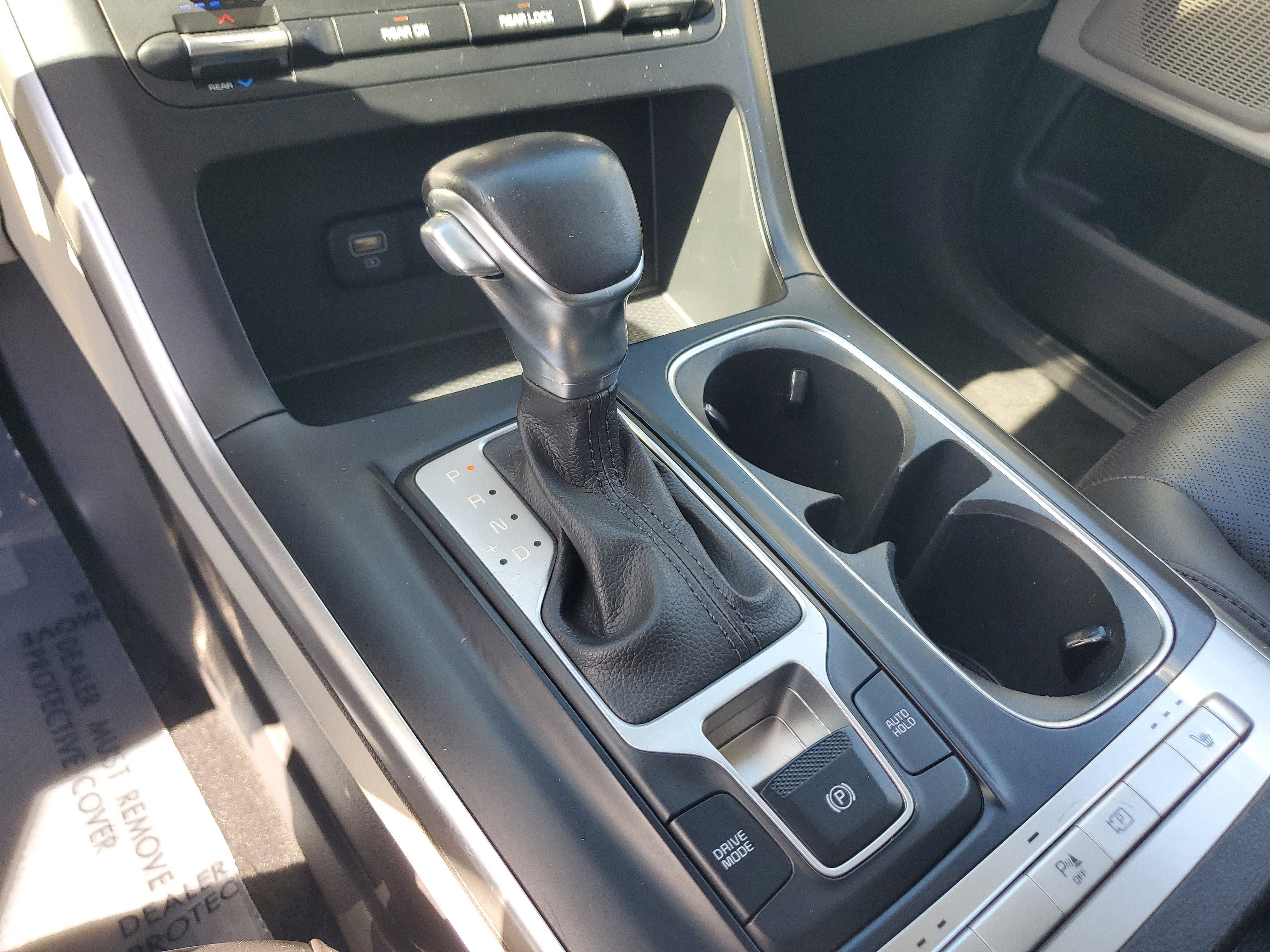 Used 2023 Kia Carnival LX image 27