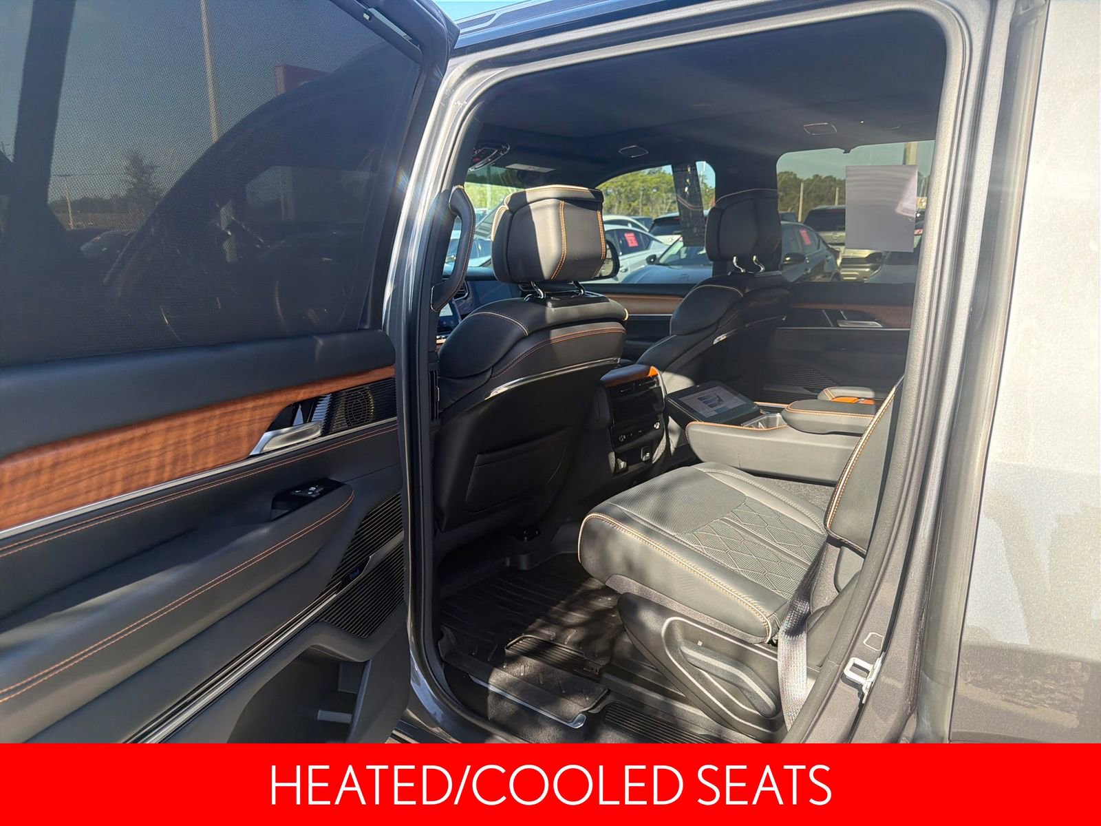 Used 2024 Jeep Grand Wagoneer Series III image 23