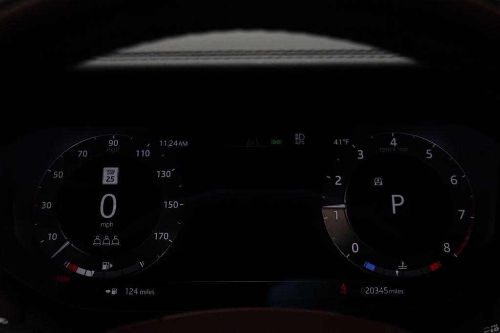 Used 2025 Land Rover Range Rover Autobiography image 8
