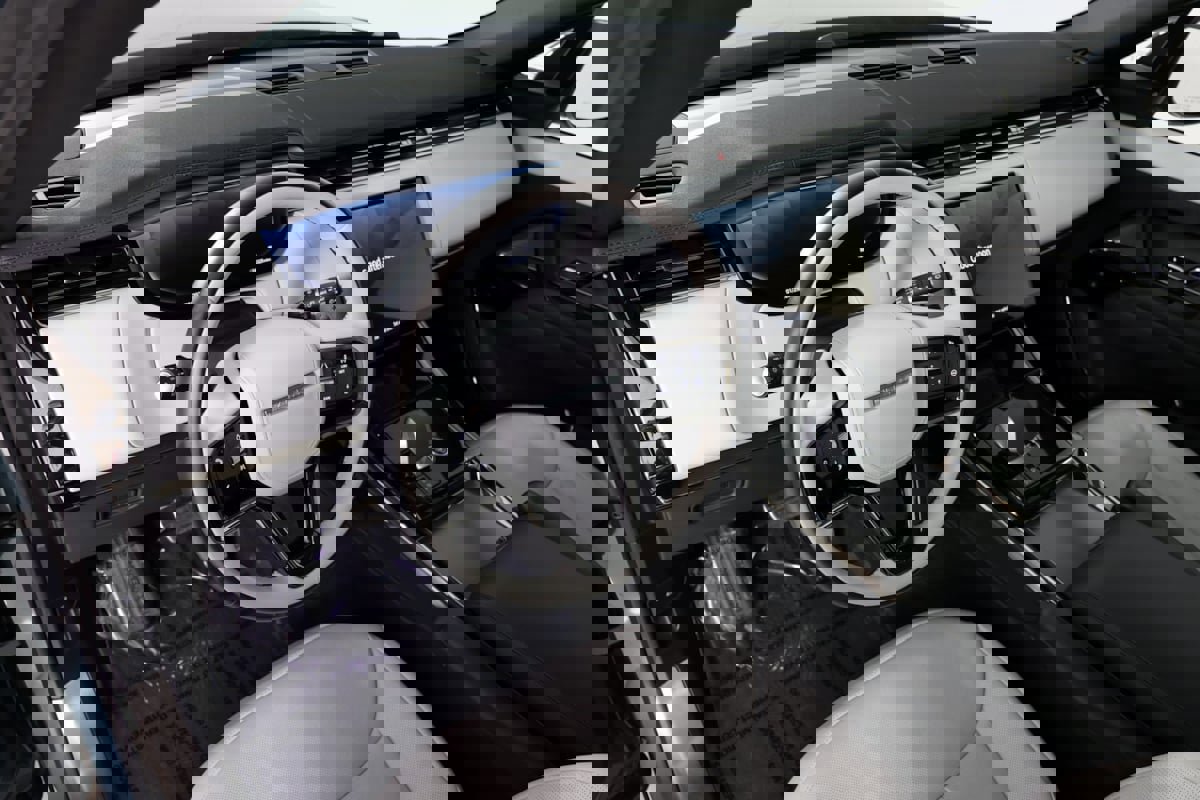 Used 2024 Land Rover Range Rover Sport Dynamic SE image 22