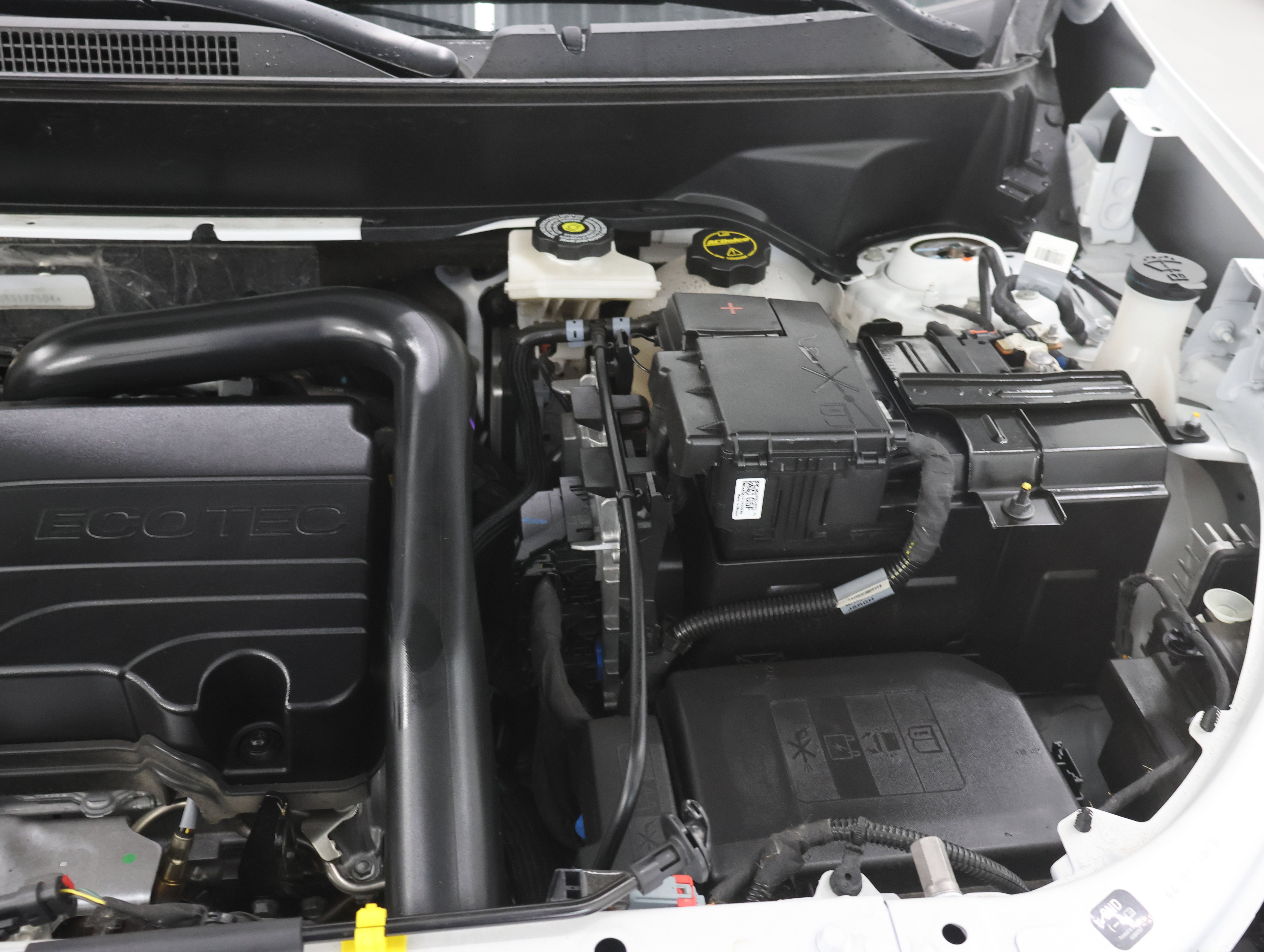 Used 2024 Chevrolet Equinox RS w/ LPO, Floor Liner Package image 17