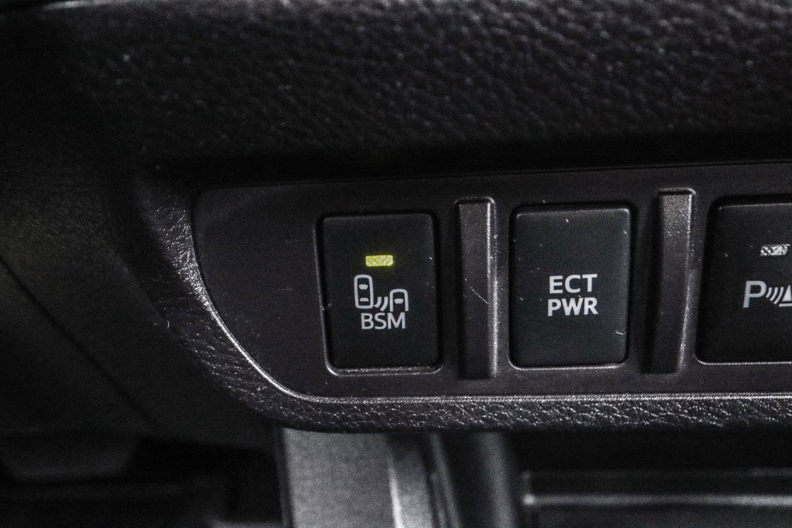 Used 2021 Toyota Tacoma TRD Sport w/ TRD Premium Sport Package AWD/4WD image 16