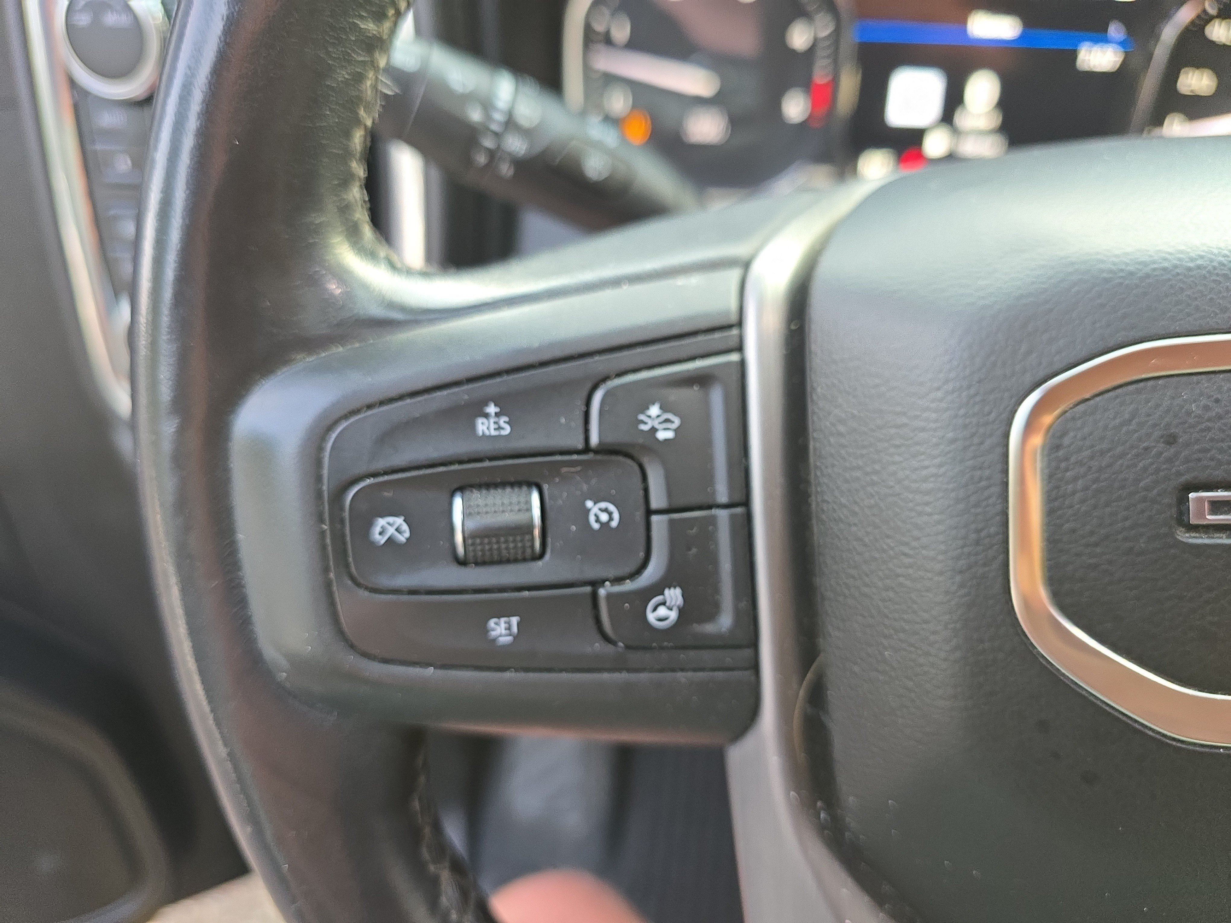 Used 2023 GMC Sierra 2500 Denali w/ Denali Black Diamond Edition AWD/4WD image 33