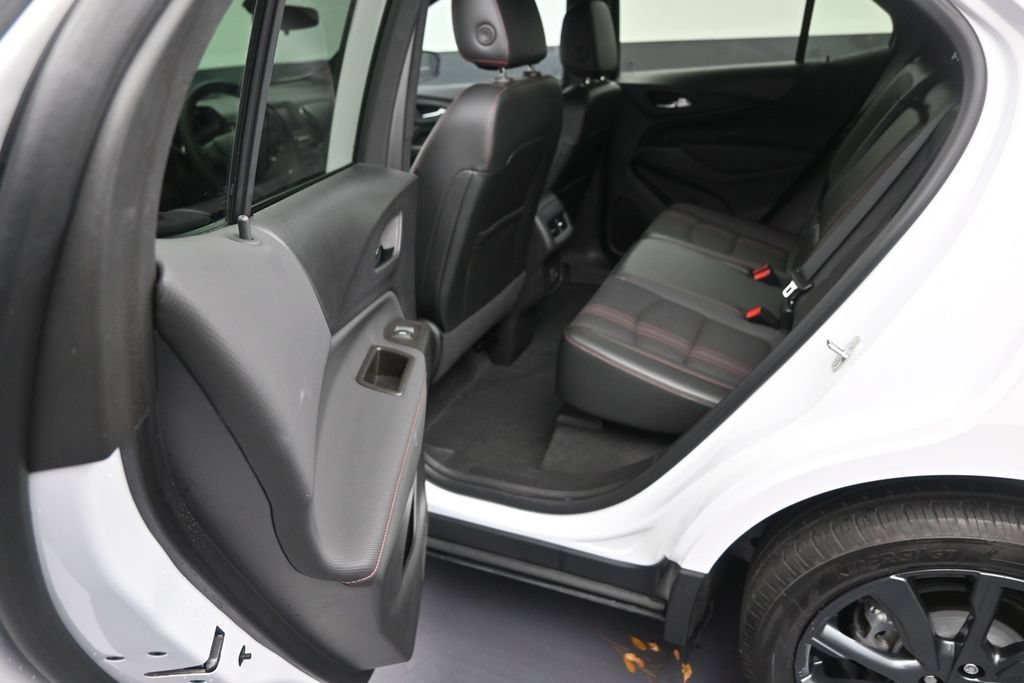 Used 2023 Chevrolet Equinox RS FWD image 12