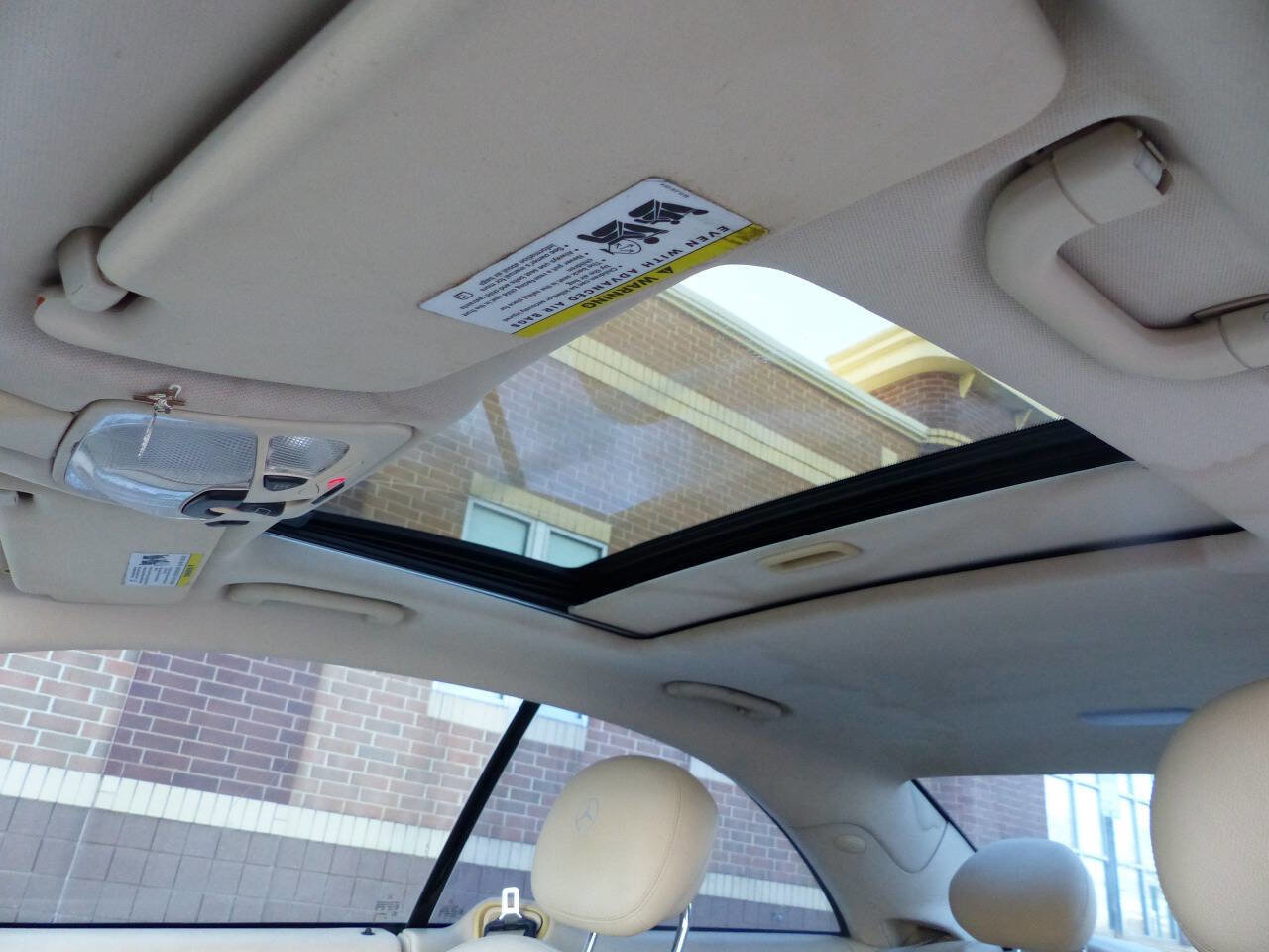 Used 2009 Mercedes-Benz CLK 350 Coupe image 33