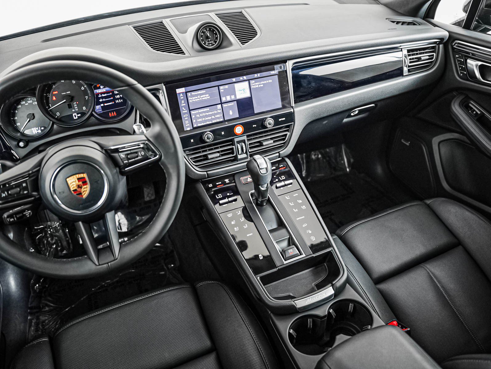 Certified 2026 Porsche Macan AWD/4WD image 19