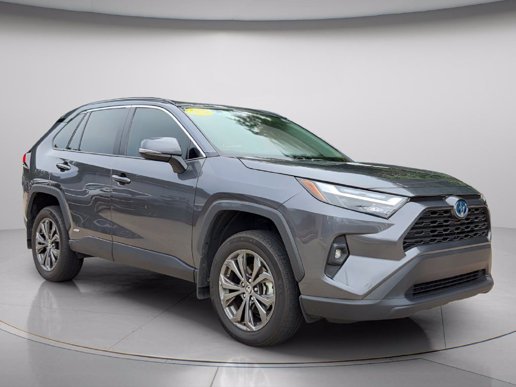 Used 2024 Toyota RAV4 XLE Premium w/ Weather Package AWD/4WD image 9