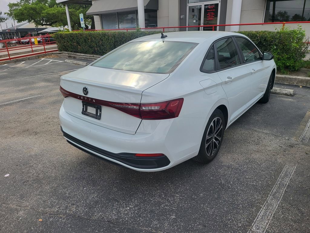 Used 2025 Volkswagen Jetta Sport image 14