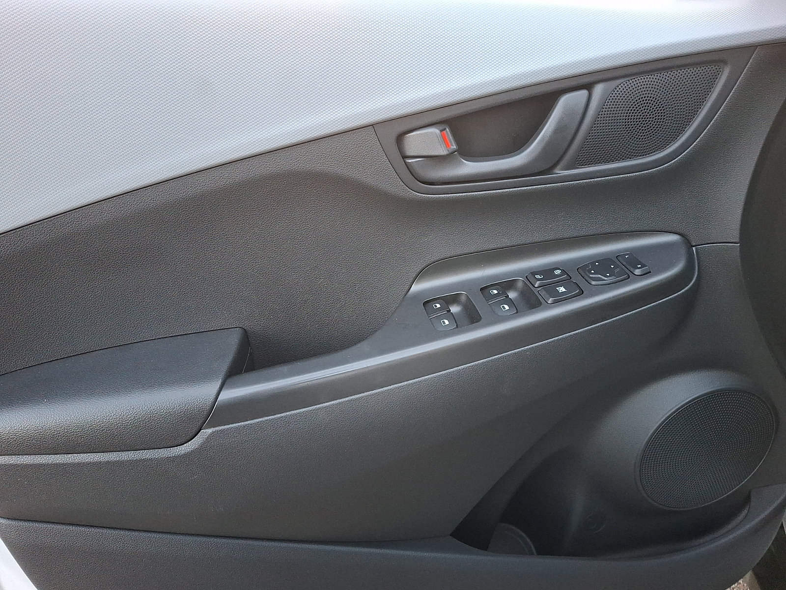 Used 2019 Hyundai Kona SE FWD image 12