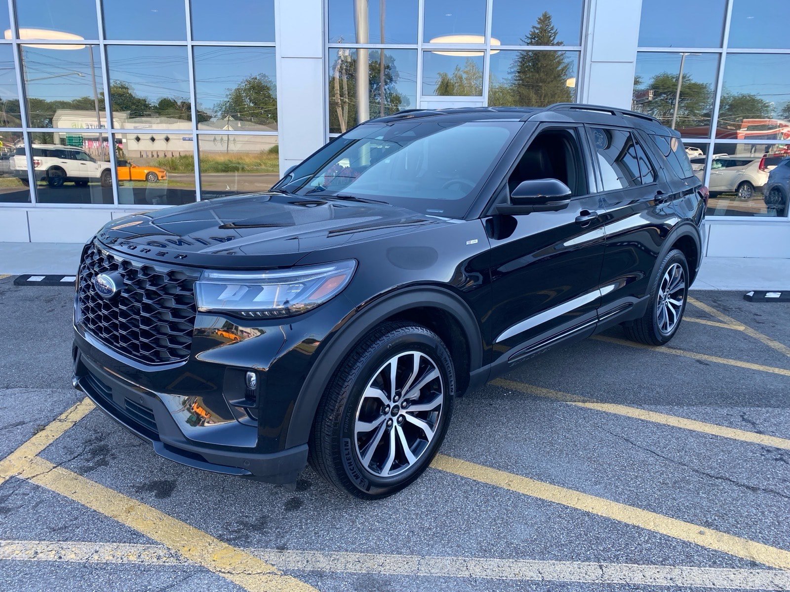 Used 2025 Ford Explorer ST-Line AWD/4WD video 1