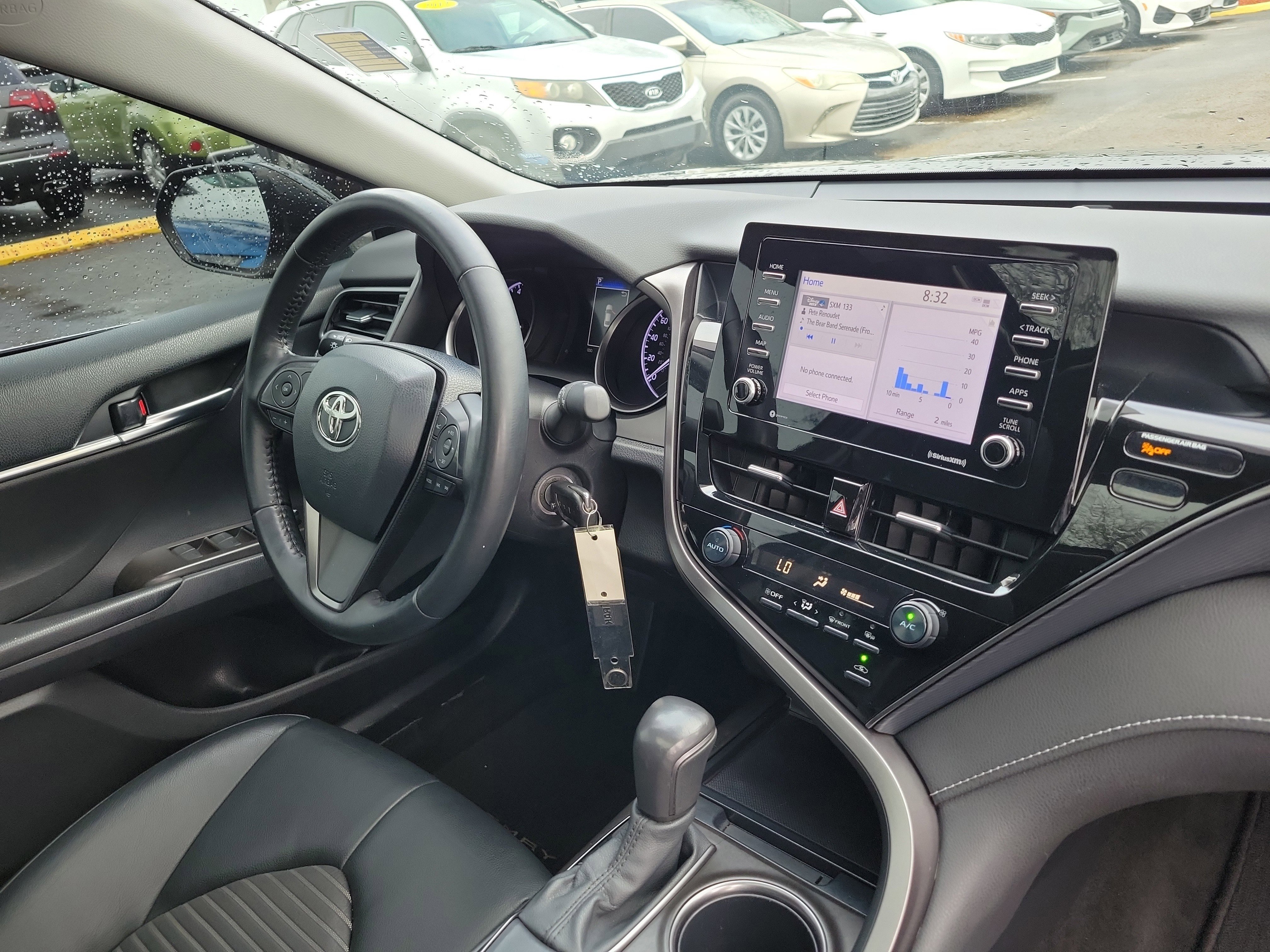 Used 2021 Toyota Camry SE image 8