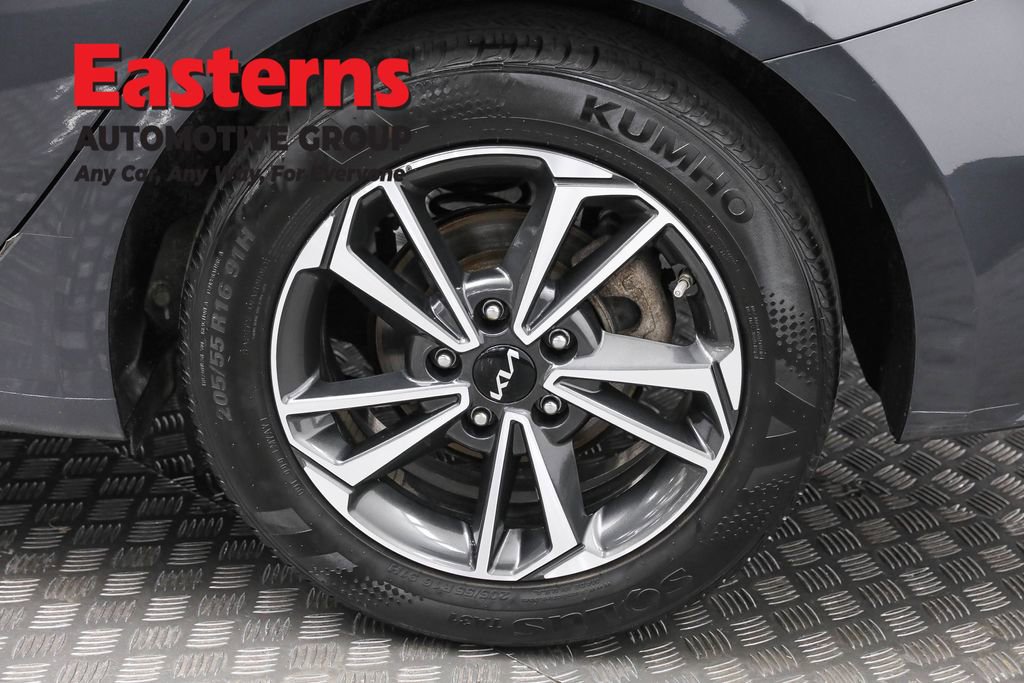 Used 2023 Kia Forte LXS image 31