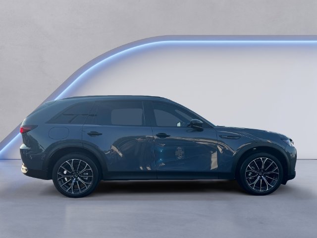 Certified 2025 MAZDA CX-70 Plug-In Hybrid w/ Premium Plus AWD/4WD image 4