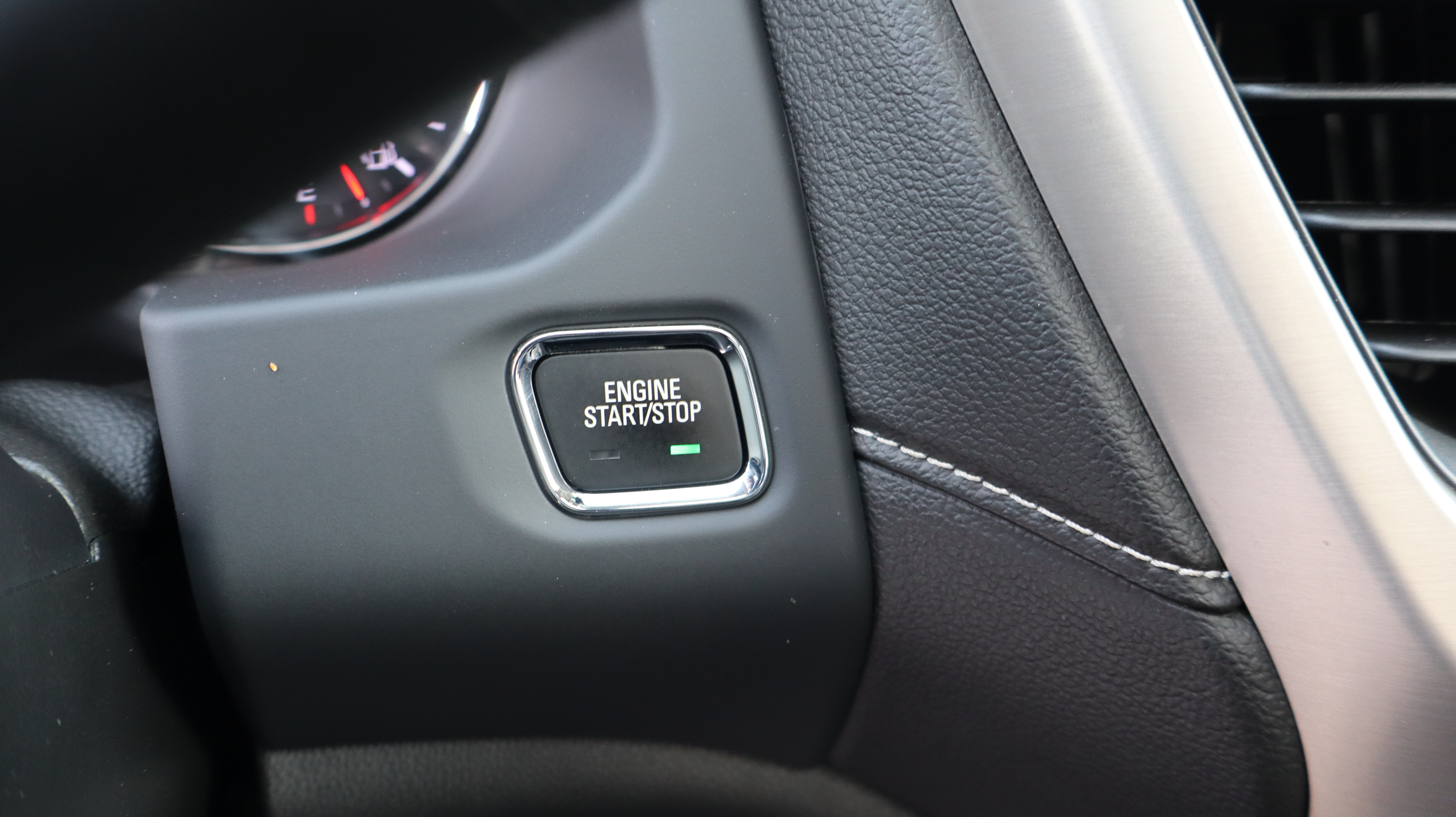 Certified 2023 GMC Acadia Denali w/ Denali Ultimate Package AWD/4WD image 18