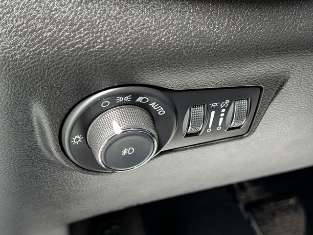 Used 2024 Jeep Compass Limited image 16