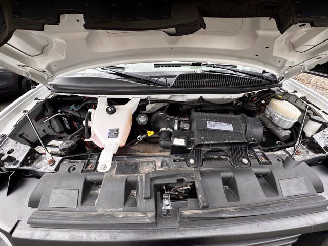 Used 2017 GMC Savana 3500 RWD image 7