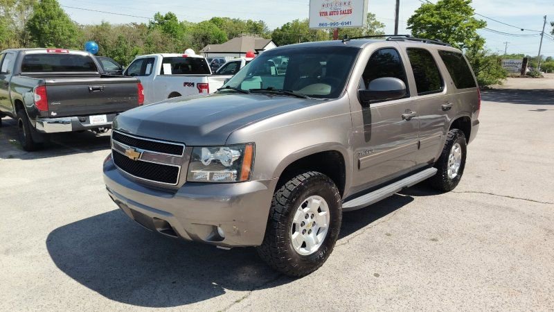 Used 2014 Chevrolet Tahoe LT w/ Luxury Package RWD image 1