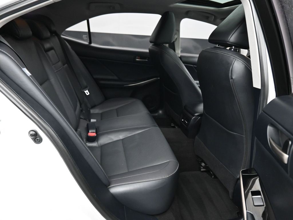 Used 2020 Lexus IS 300 image 34