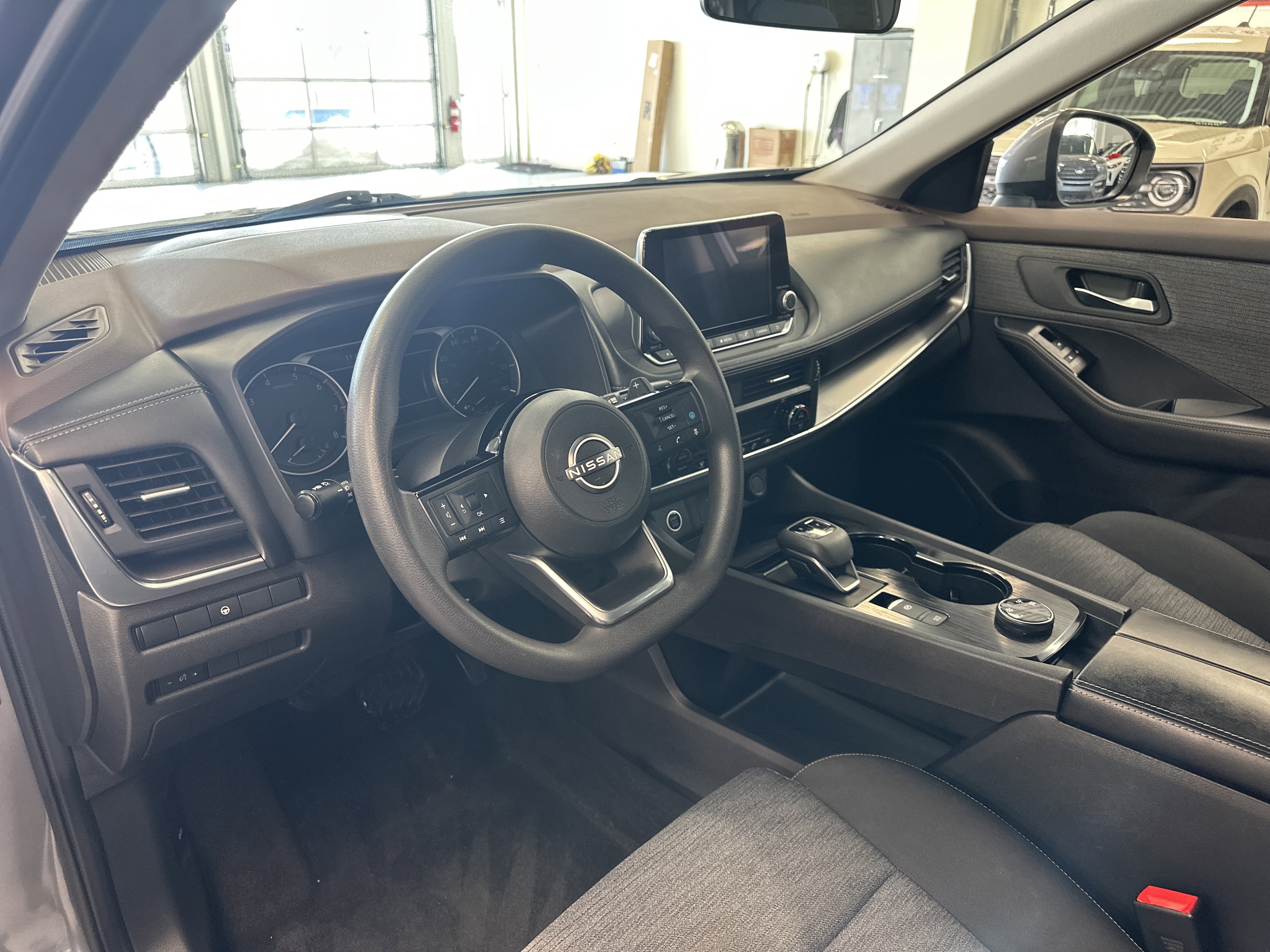 Used 2023 Nissan Rogue SV image 22