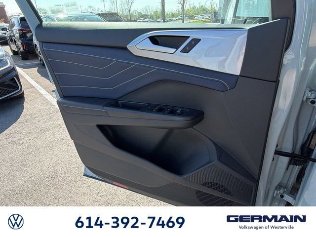 New 2026 Volkswagen Taos SEL image 23