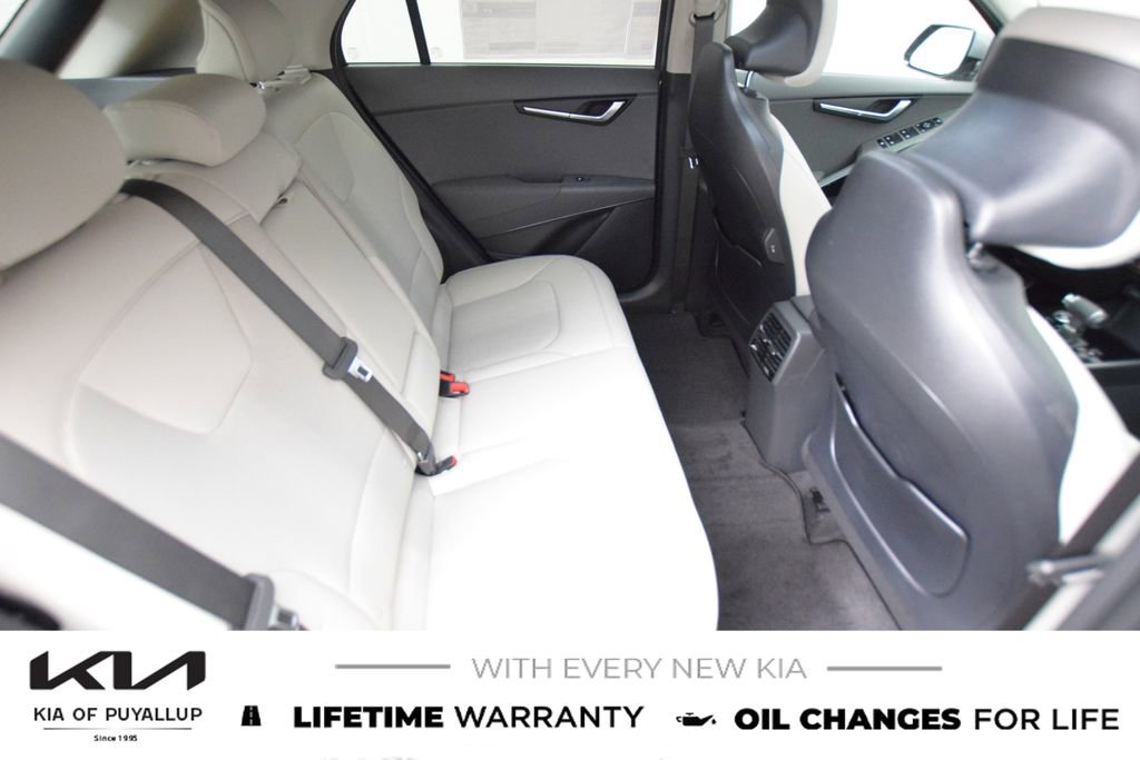 New 2025 Kia Niro EX Touring image 14