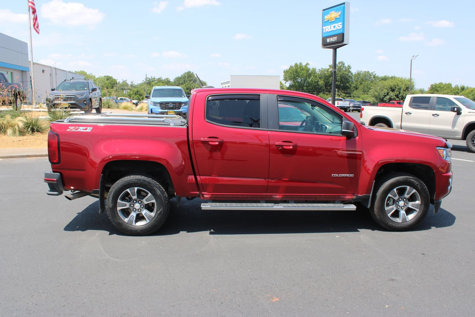 Used 2017 Chevrolet Colorado Z71 AWD/4WD image 9