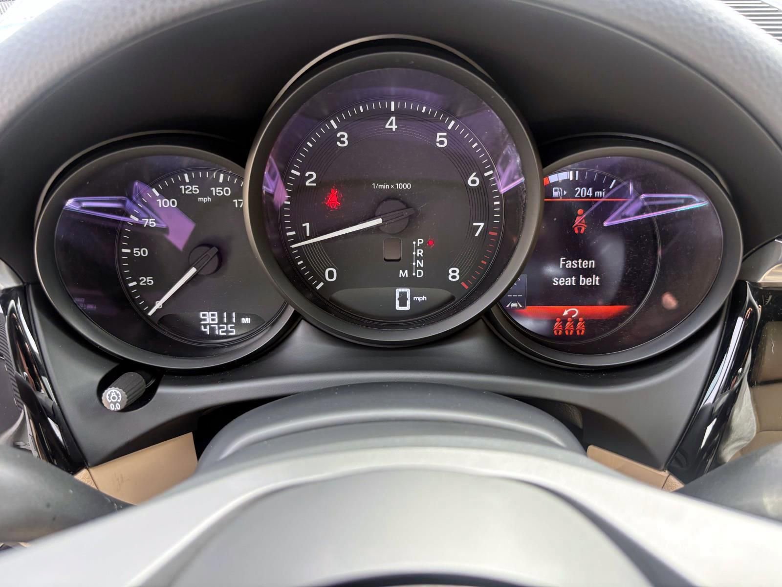 Used 2025 Porsche Macan image 30