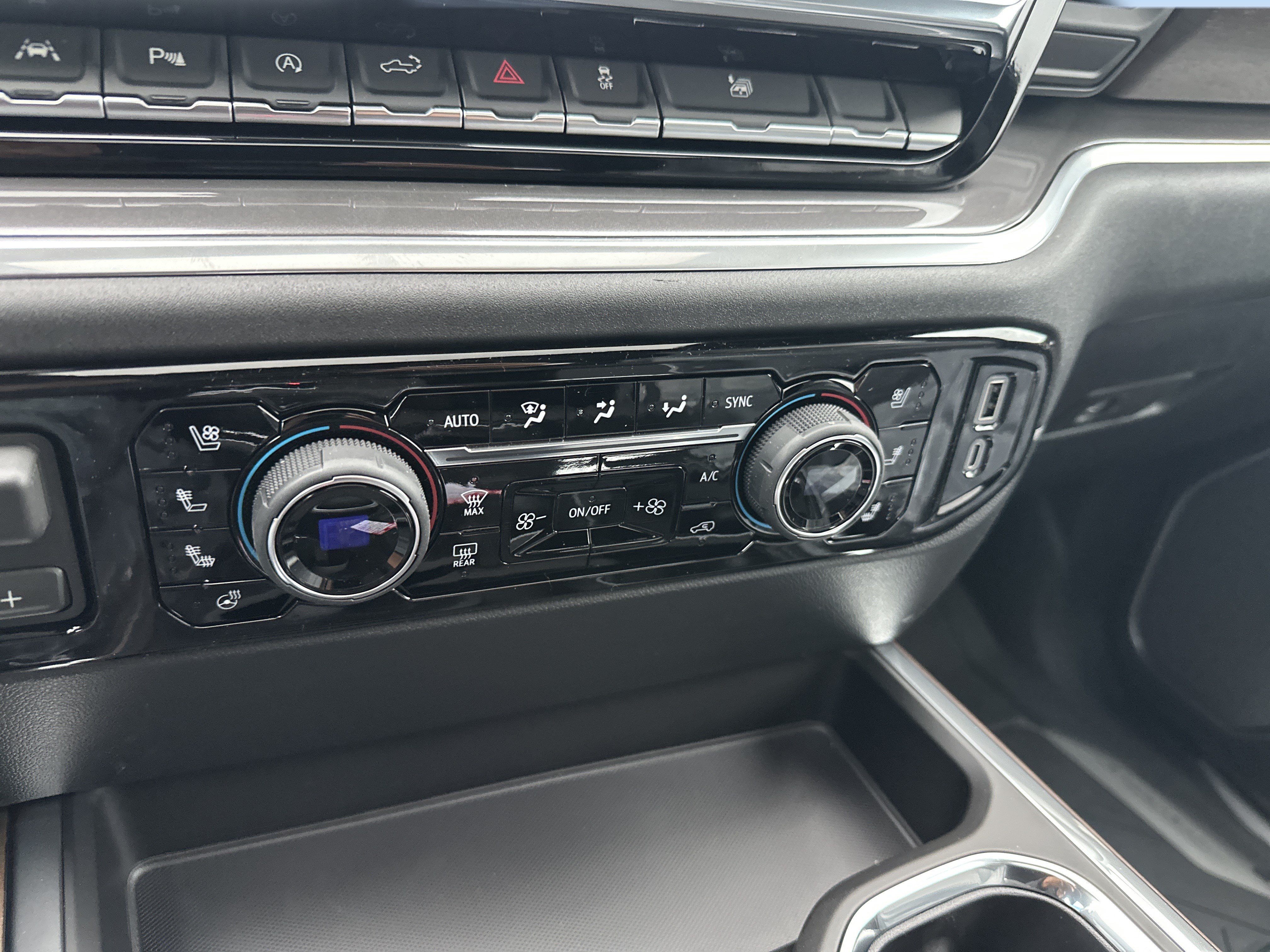 New 2026 Chevrolet Silverado 1500 High Country AWD/4WD image 17