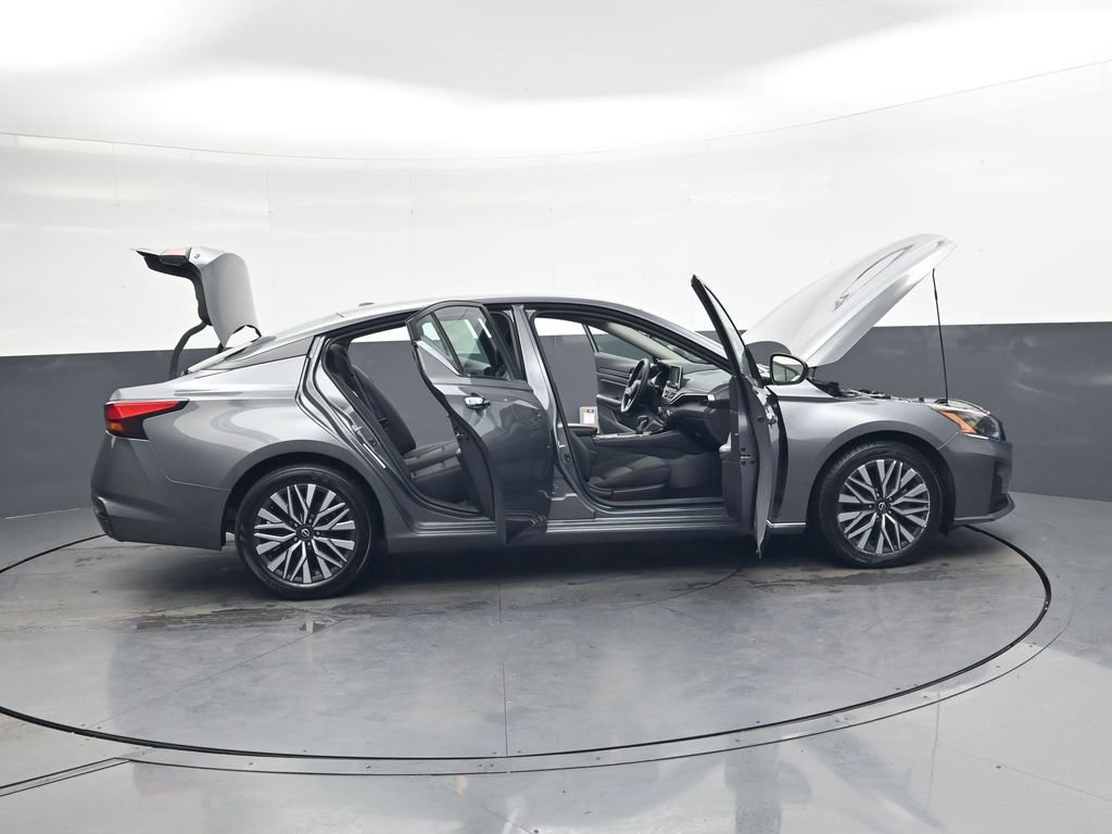 Used 2024 Nissan Altima 2.5 SV image 41