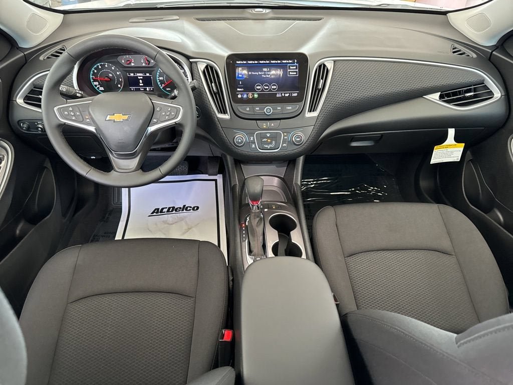 New 2025 Chevrolet Malibu RS FWD image 10