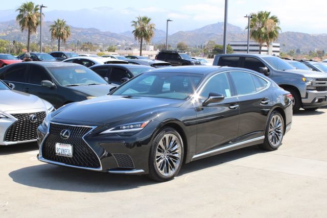 Certified 2022 Lexus LS 500 w/ Accessory Package (Z2) RWD image 3