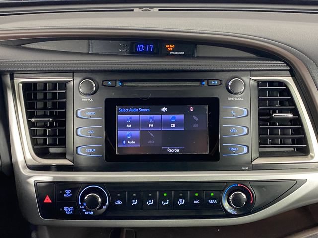 Used 2016 Toyota Highlander LE AWD/4WD image 19