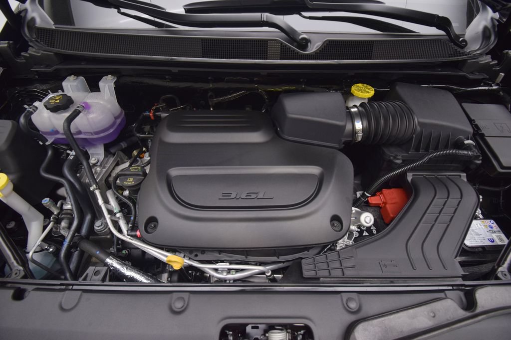 New 2027 Chrysler Pacifica Pinnacle FWD image 16