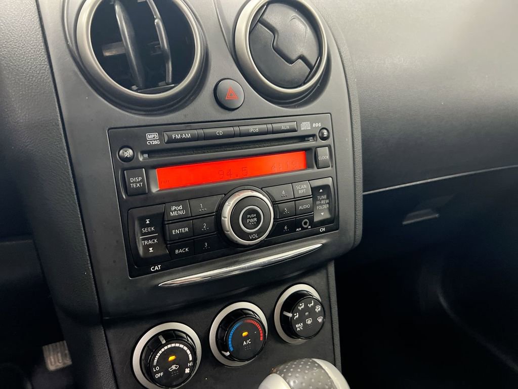 Used 2014 Nissan Rogue S image 14