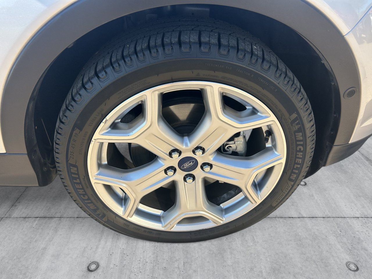 Used 2019 Ford Escape Titanium AWD/4WD image 9
