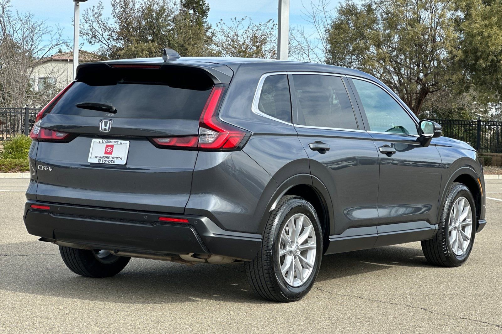 Used 2025 Honda CR-V EX-L image 4