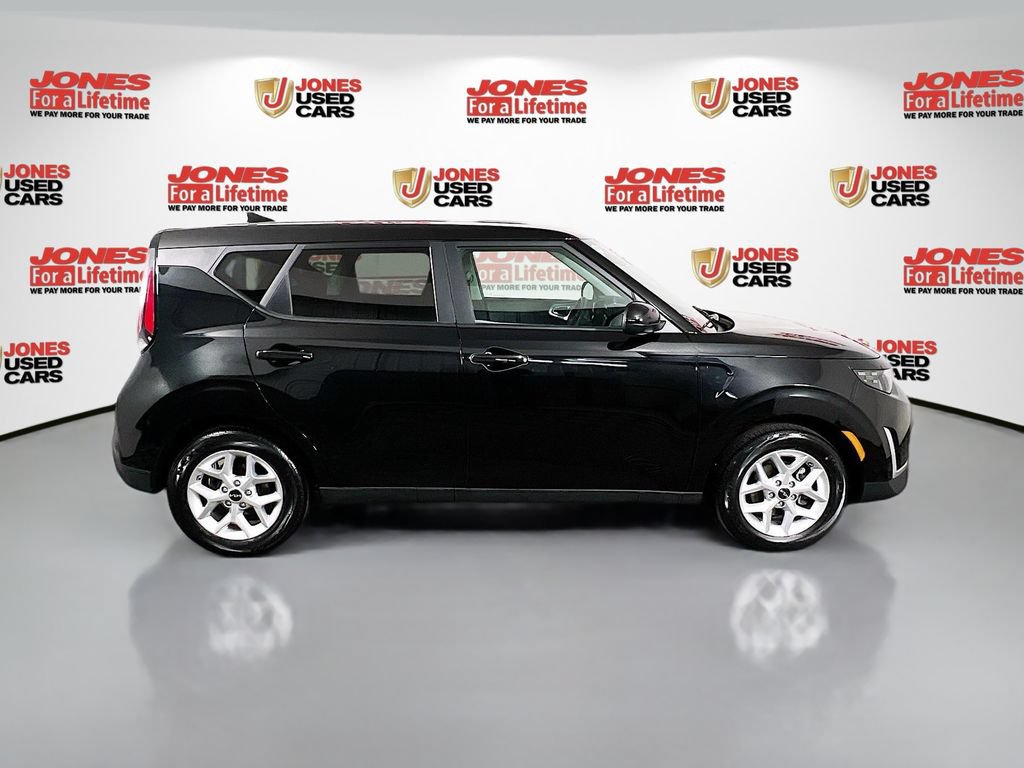 Certified 2023 Kia Soul LX w/ LX Technology Package FWD image 16