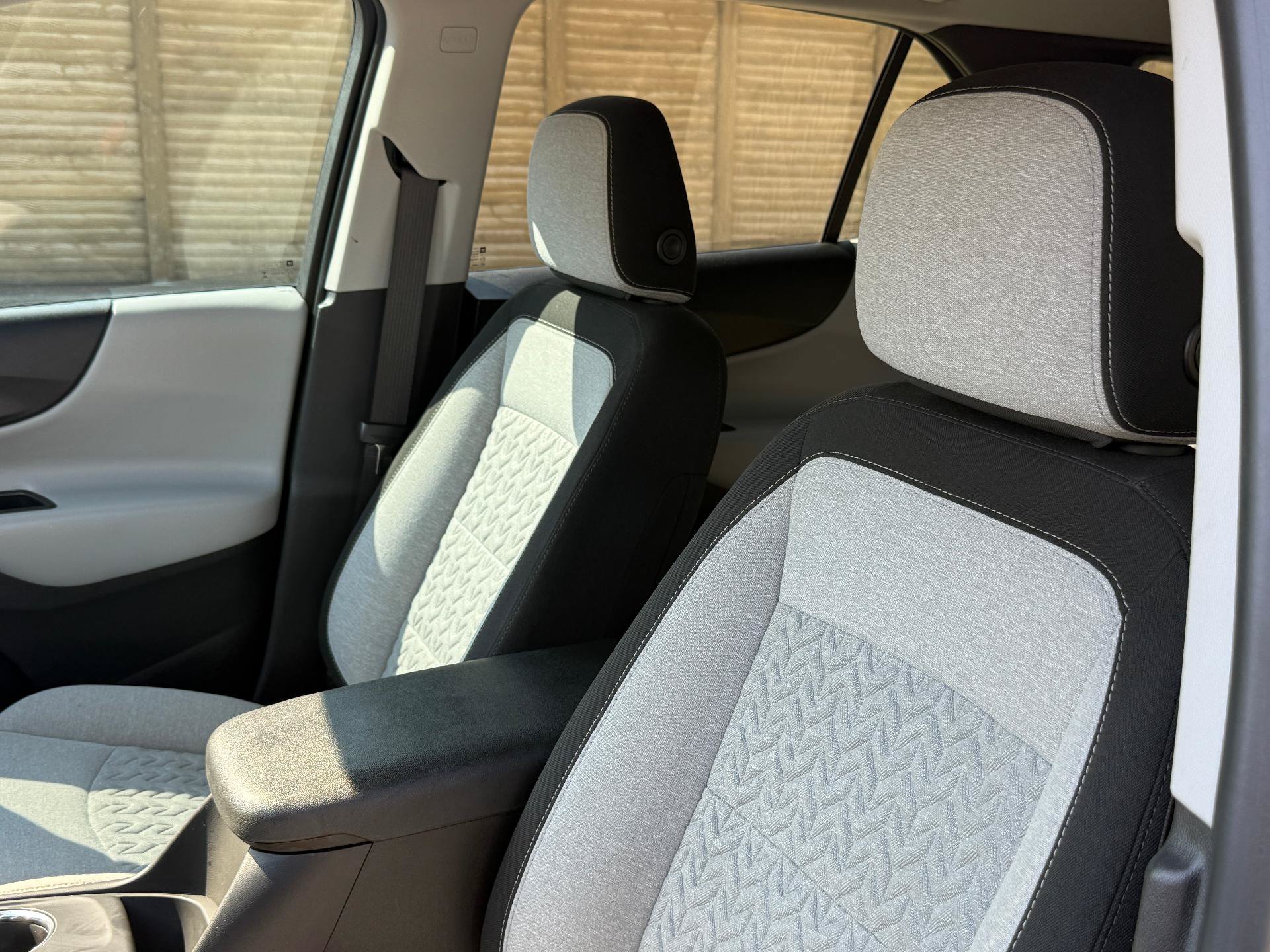 Used 2023 Chevrolet Equinox LS w/ LS Convenience Package FWD image 17
