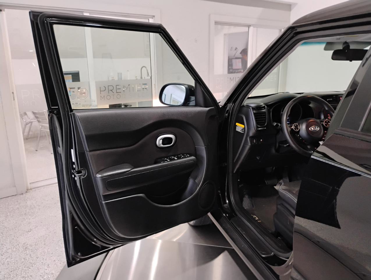 Used 2019 Kia Soul + FWD image 8