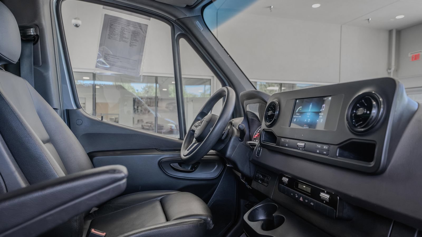Used 2023 Mercedes-Benz Sprinter 2500 image 18