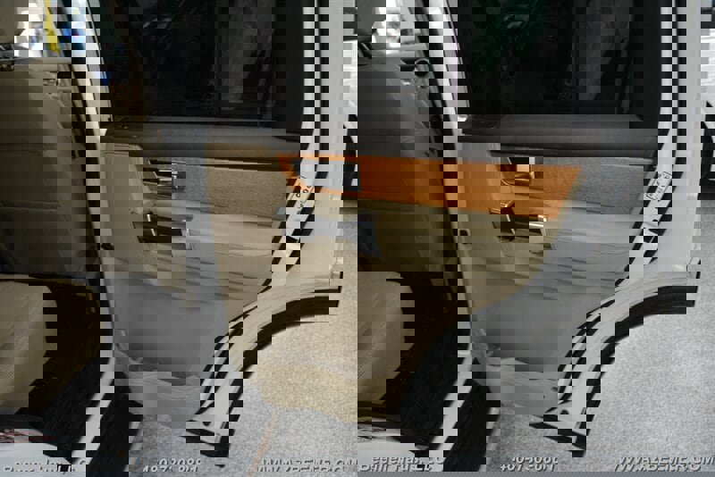 Used 2015 Land Rover LR4 HSE image 40