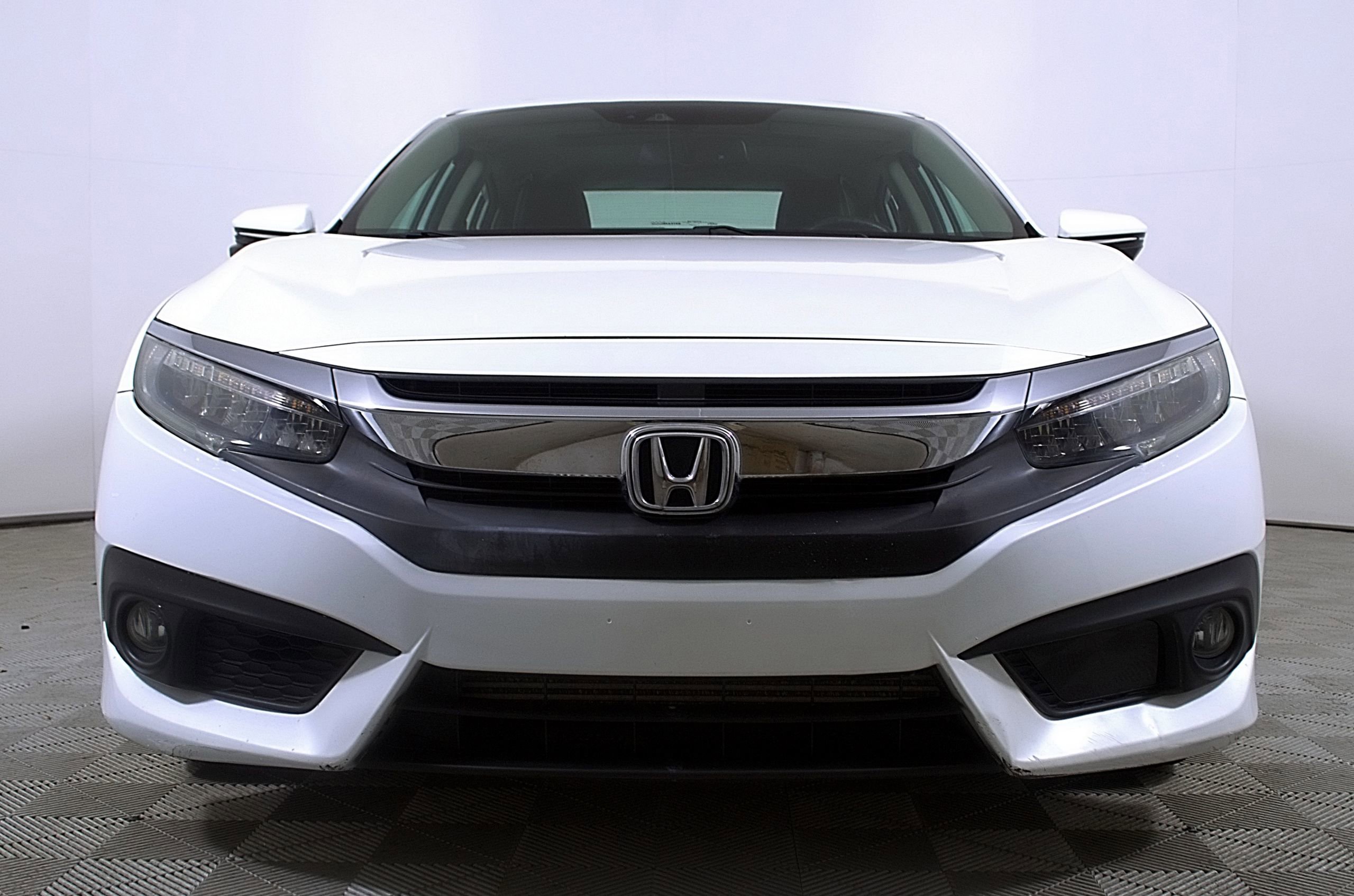 Used 2016 Honda Civic Touring image 5