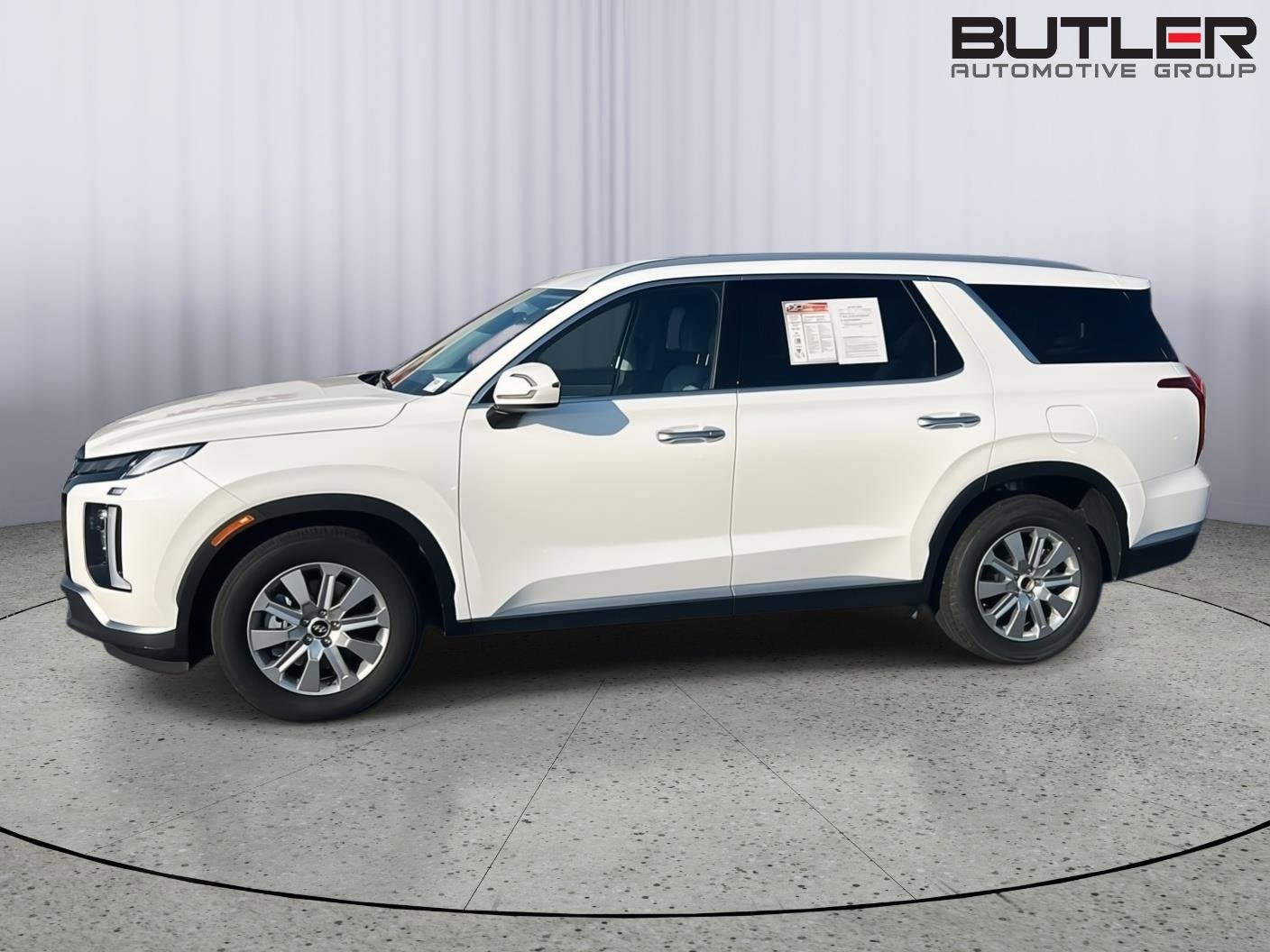Used 2025 Hyundai Palisade SEL FWD image 3