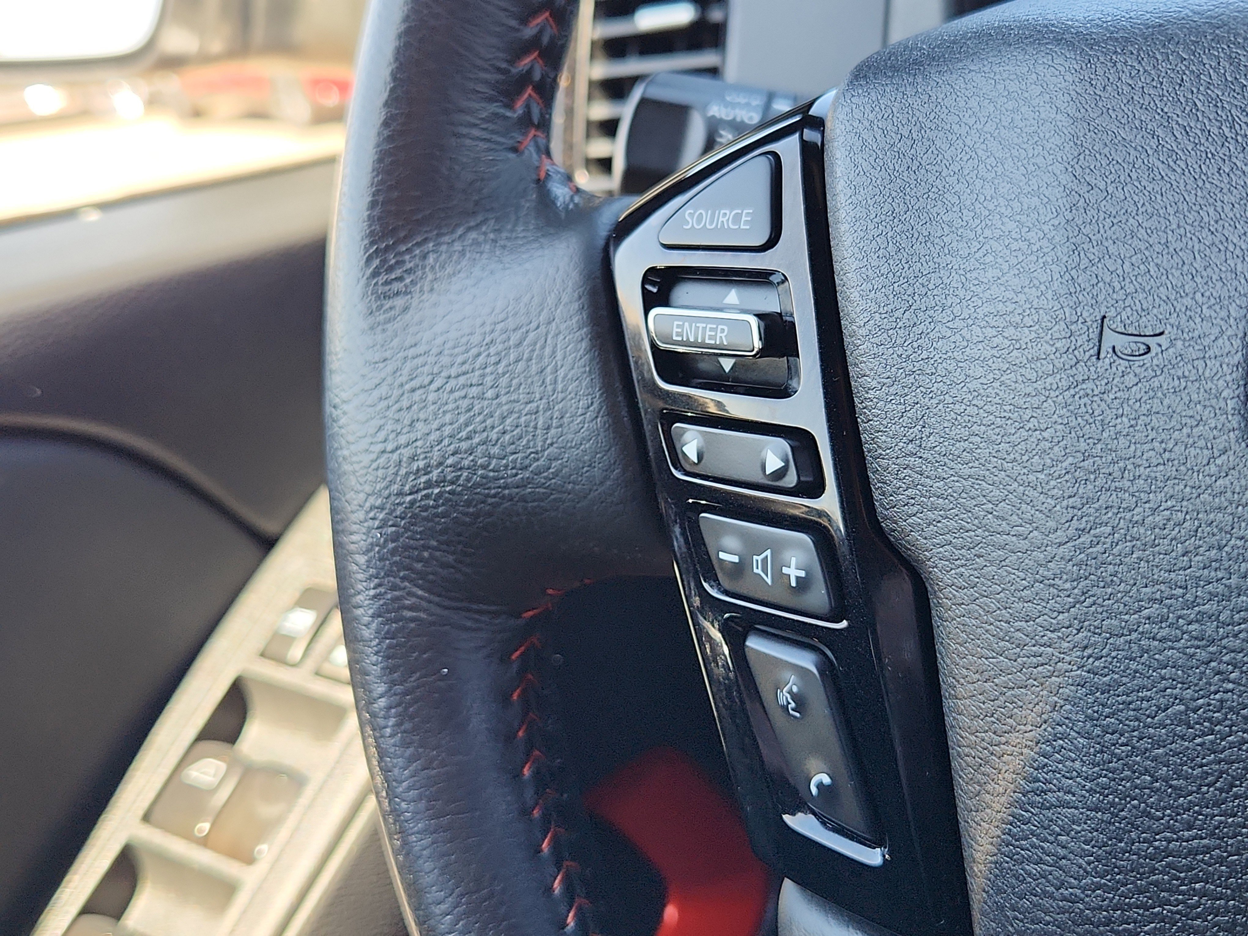 Used 2024 Nissan Frontier PRO-4X w/ Pro Convenience Package image 18