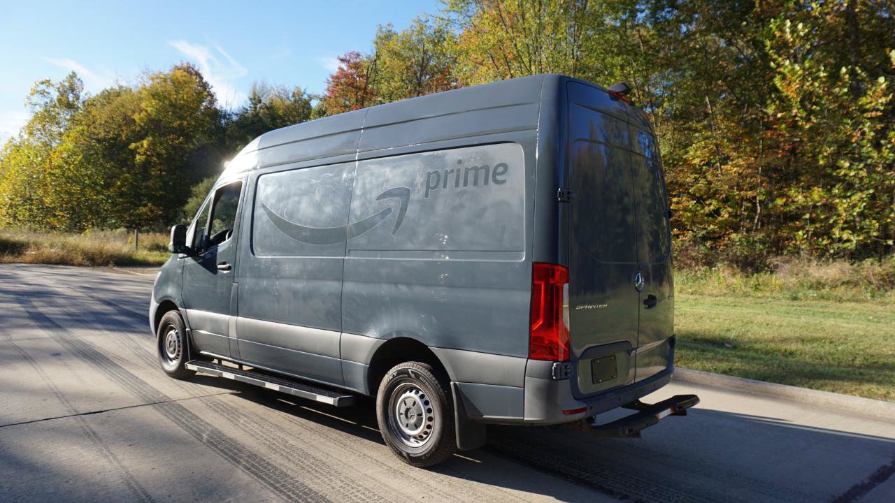 Used 2019 Mercedes-Benz Sprinter 144 image 3