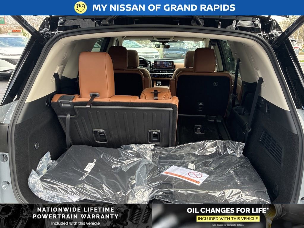 New 2026 Nissan Pathfinder Platinum image 11