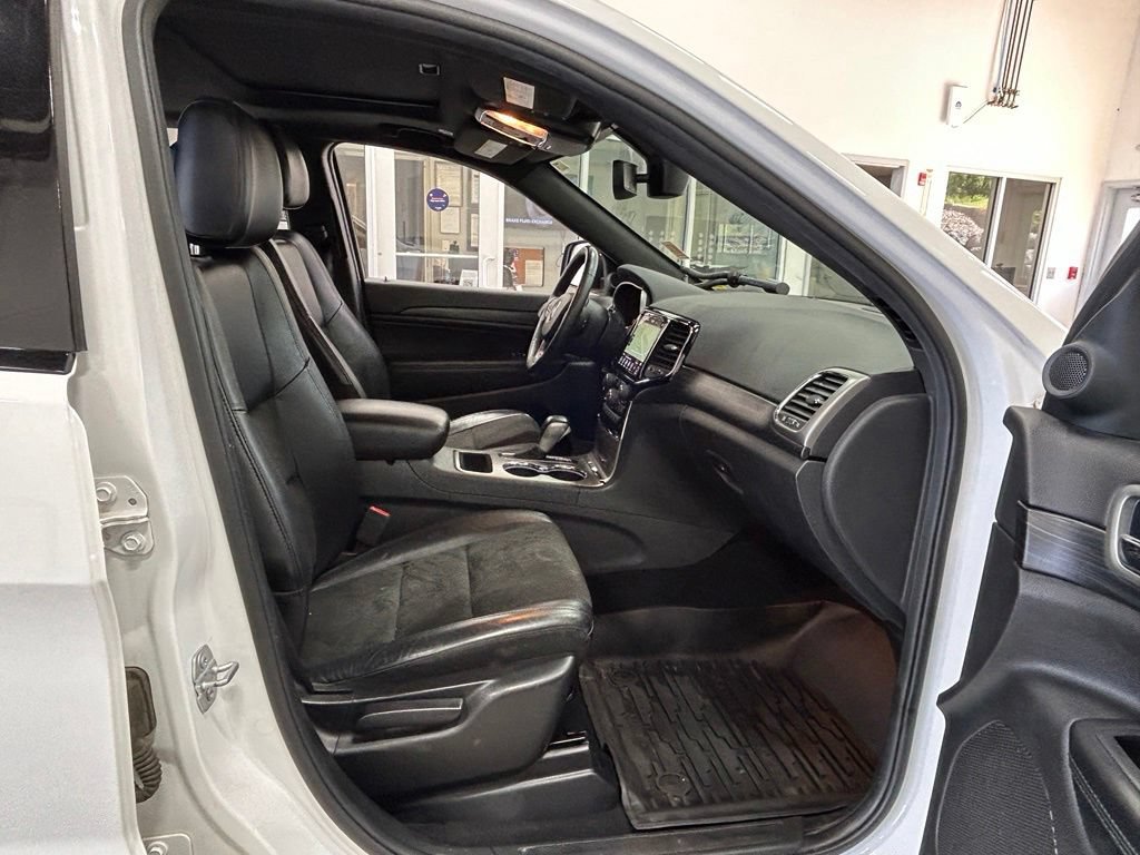 Used 2019 Jeep Grand Cherokee Altitude AWD/4WD image 37