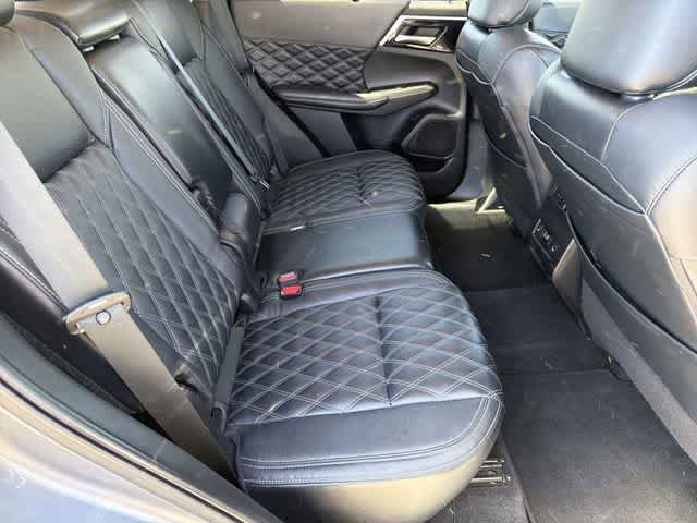 Used 2024 Mitsubishi Outlander SEL FWD image 18