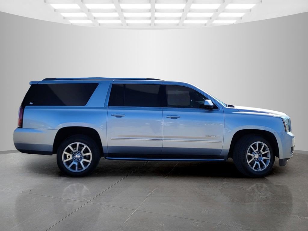 Used 2019 GMC Yukon XL Denali RWD image 4